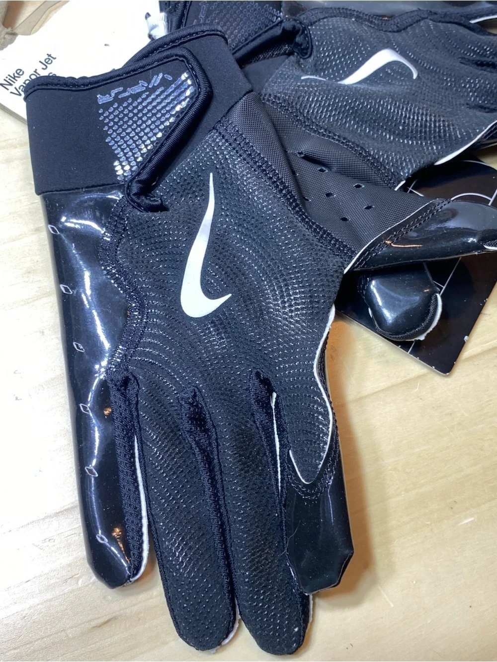Nike Vapor Jet Football Gloves Size Youth Large Black NWT!